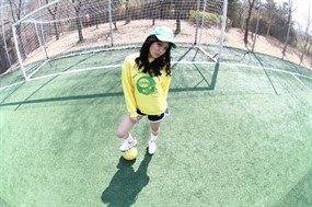 撩人足球宝贝美女写真图片